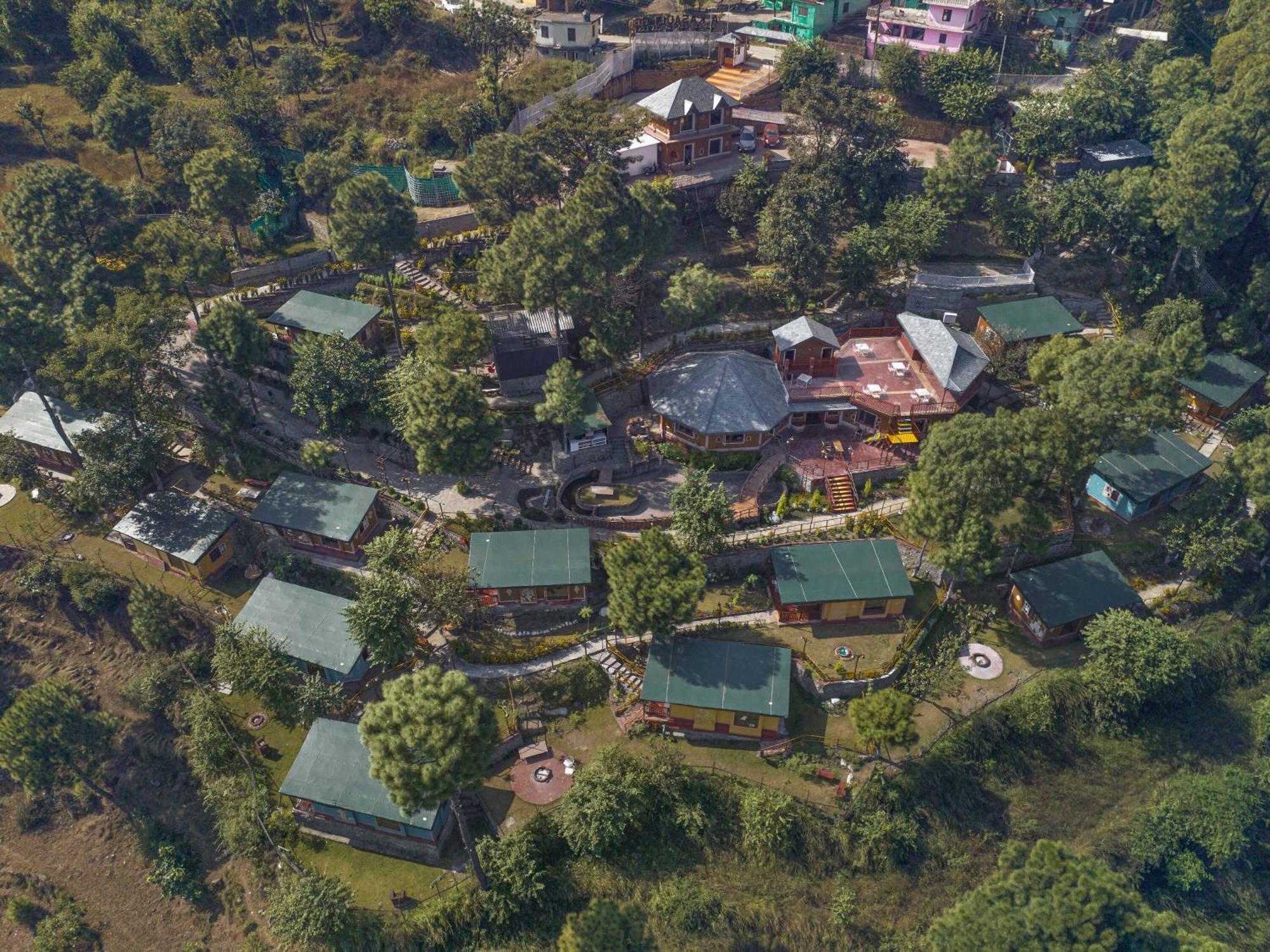 ホテル A Kasauli Ggaon By Echor エクステリア 写真