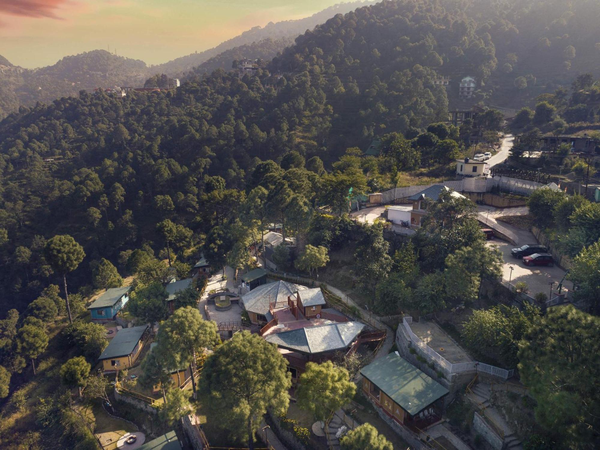 ホテル A Kasauli Ggaon By Echor エクステリア 写真