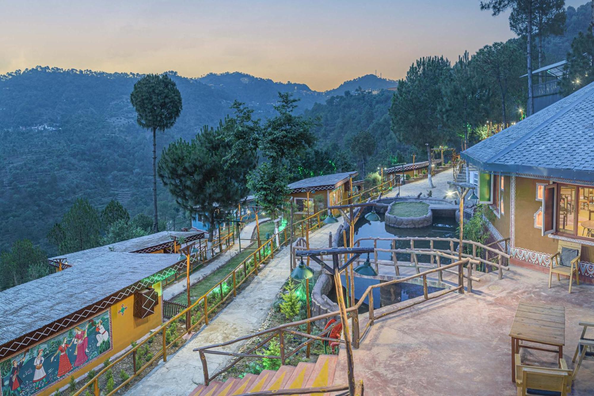 ホテル A Kasauli Ggaon By Echor エクステリア 写真