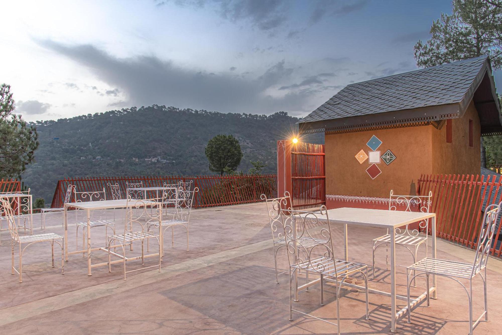 ホテル A Kasauli Ggaon By Echor エクステリア 写真