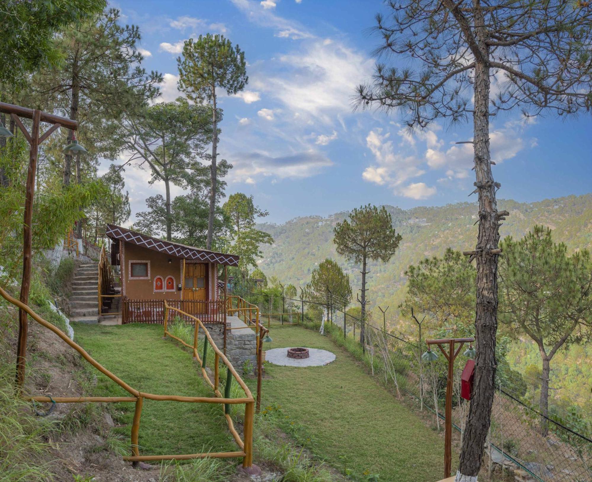 ホテル A Kasauli Ggaon By Echor エクステリア 写真