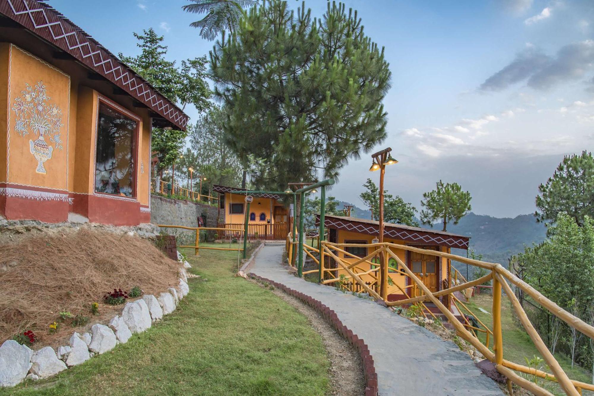 ホテル A Kasauli Ggaon By Echor エクステリア 写真